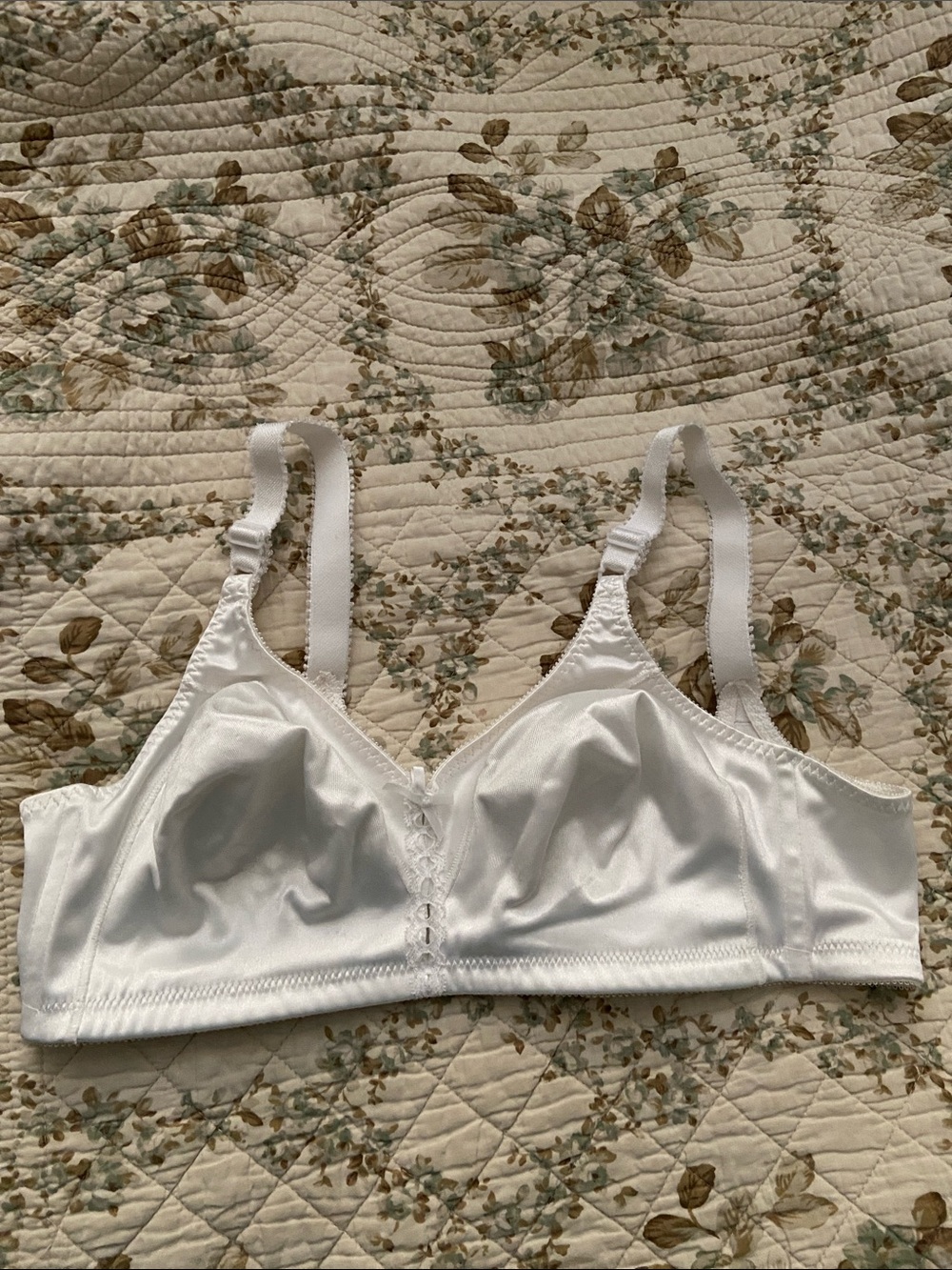🩷 Bali White Bra Size B40